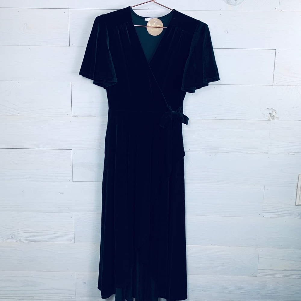 1 LEFT Sasha Velvet Black Dress, Must have 🌹 - Picture 4 of 7